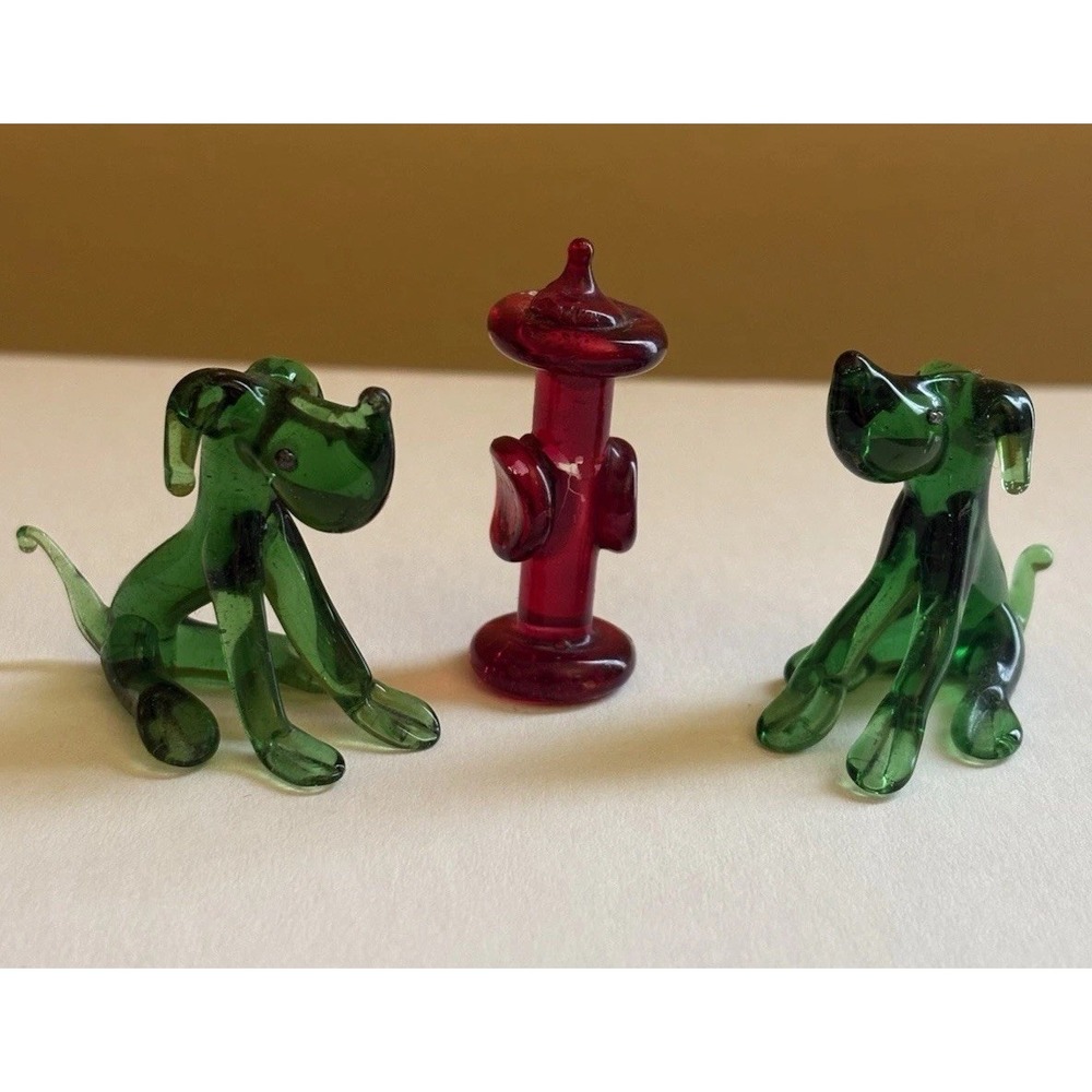 Vintage Red Art Glass Fire Hydrant & 2 Green Dogs Figurines Set 1.5" Tall